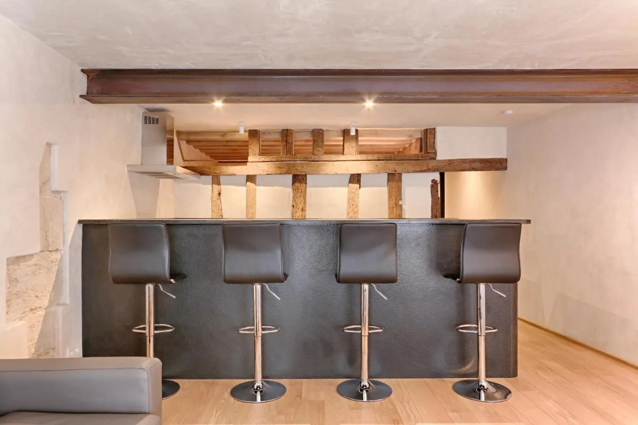 Luxurious & Design Flat 2Br/8P- Boulevard Saint Germain París