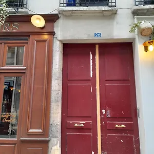 Cosy 2 Pieces Typiquement Parisien A Notre-dame Apartamento