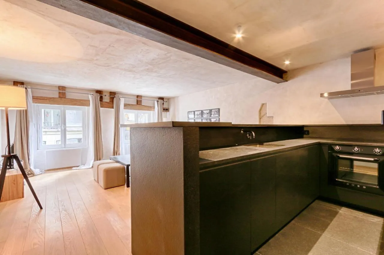 Apartment Luxurious & Design Flat 2Br/8P- Boulevard Saint Germain Paris